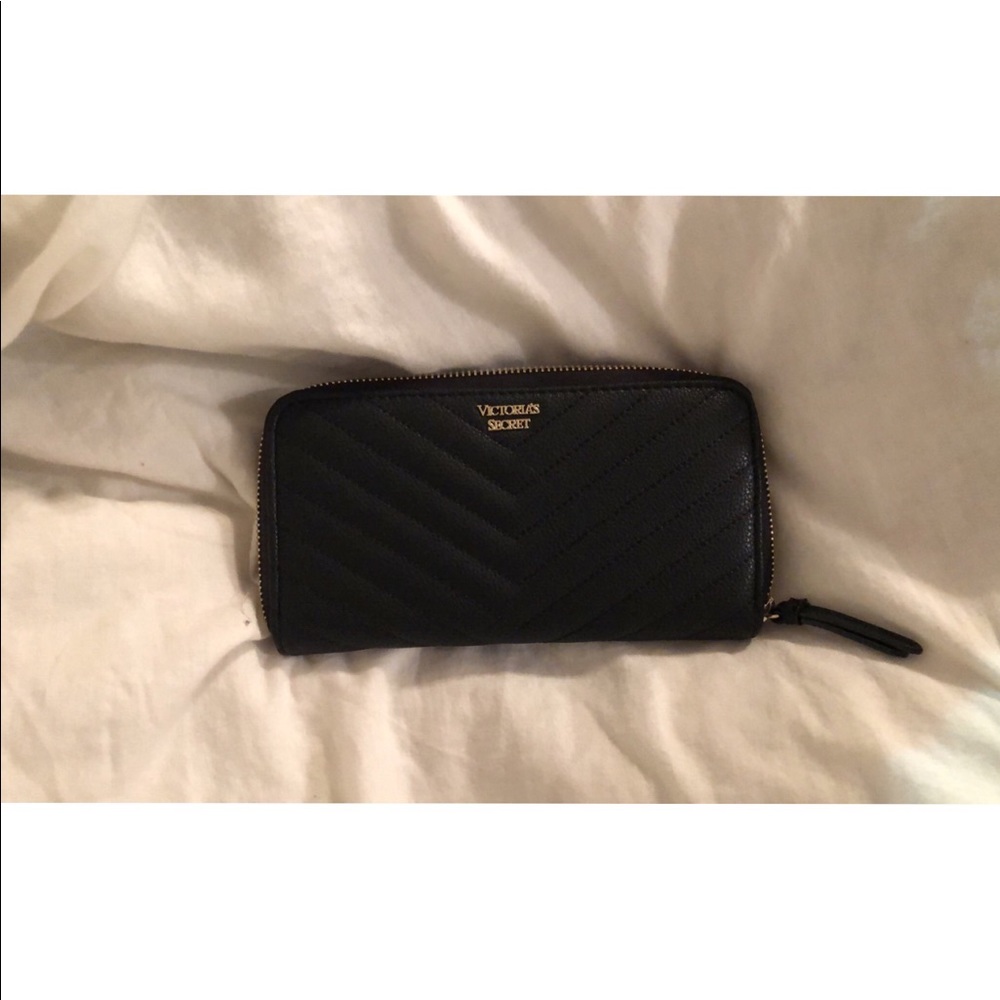 Vitoria secret wallet